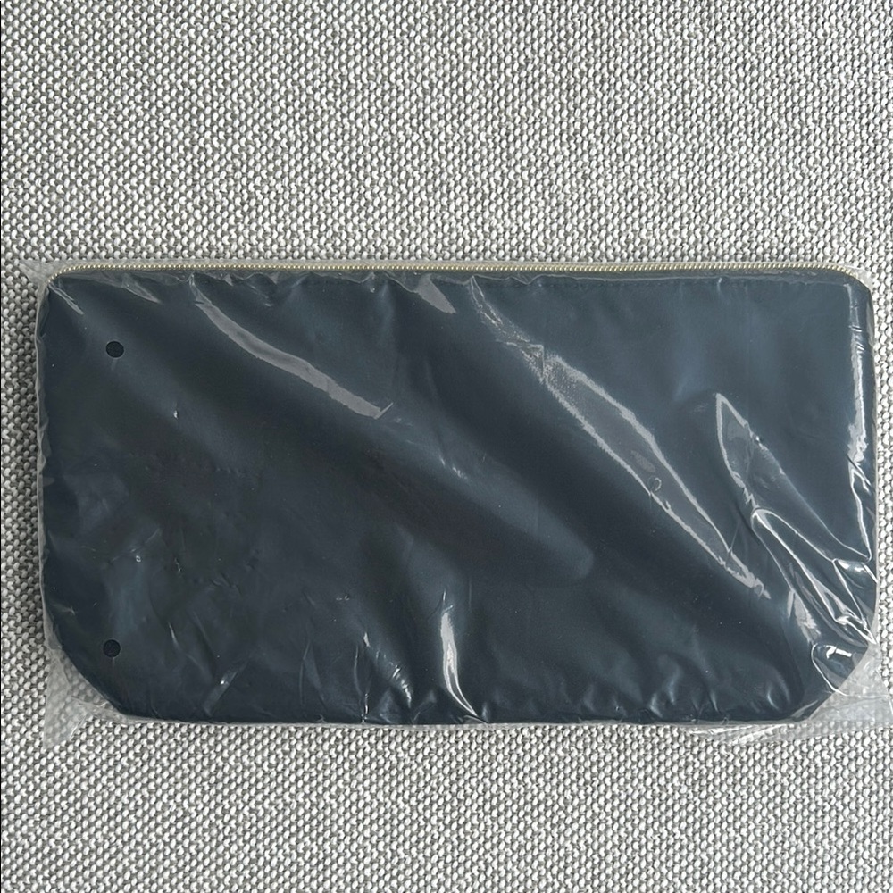 NWT Tarte Black Cosmetic Bag Smooth Nylon